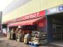 サンドラッグ検見川浜駅前店  591m