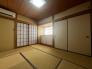 和室　和室6帖は、畳の上でリラックスしたり
趣味の部屋としてもご利用いただけ
ご家族に嬉しい一部屋です